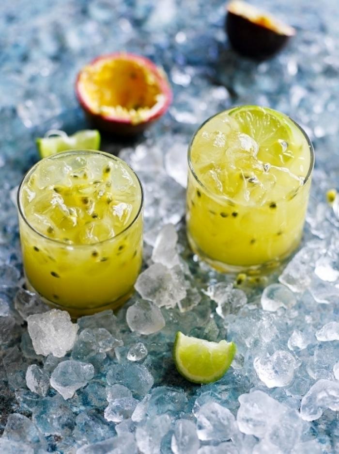Passion fruit summer cocktail. Get 50 plus refreshing summer cocktails for party and occasions. These summer cocktails will refreshed your body and mind and makes you get ready for beach ready. Best Cocktails for summer. 