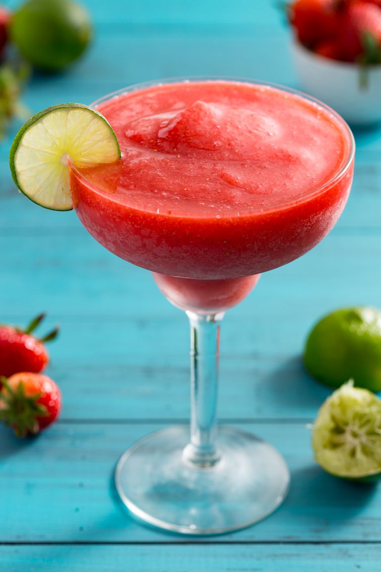 Try strawberry daiquiri cocktail for refreshing summer. Get 50 more refreshing drink recipes to enjoy summer. 