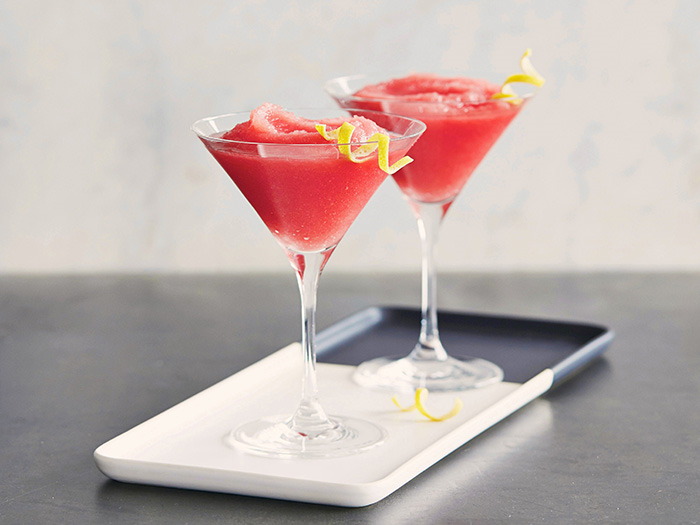In this hot weather, try mouth watering watermelon-martinis summer cocktails for refreshment. Best classic and modern cocktails recipes. 