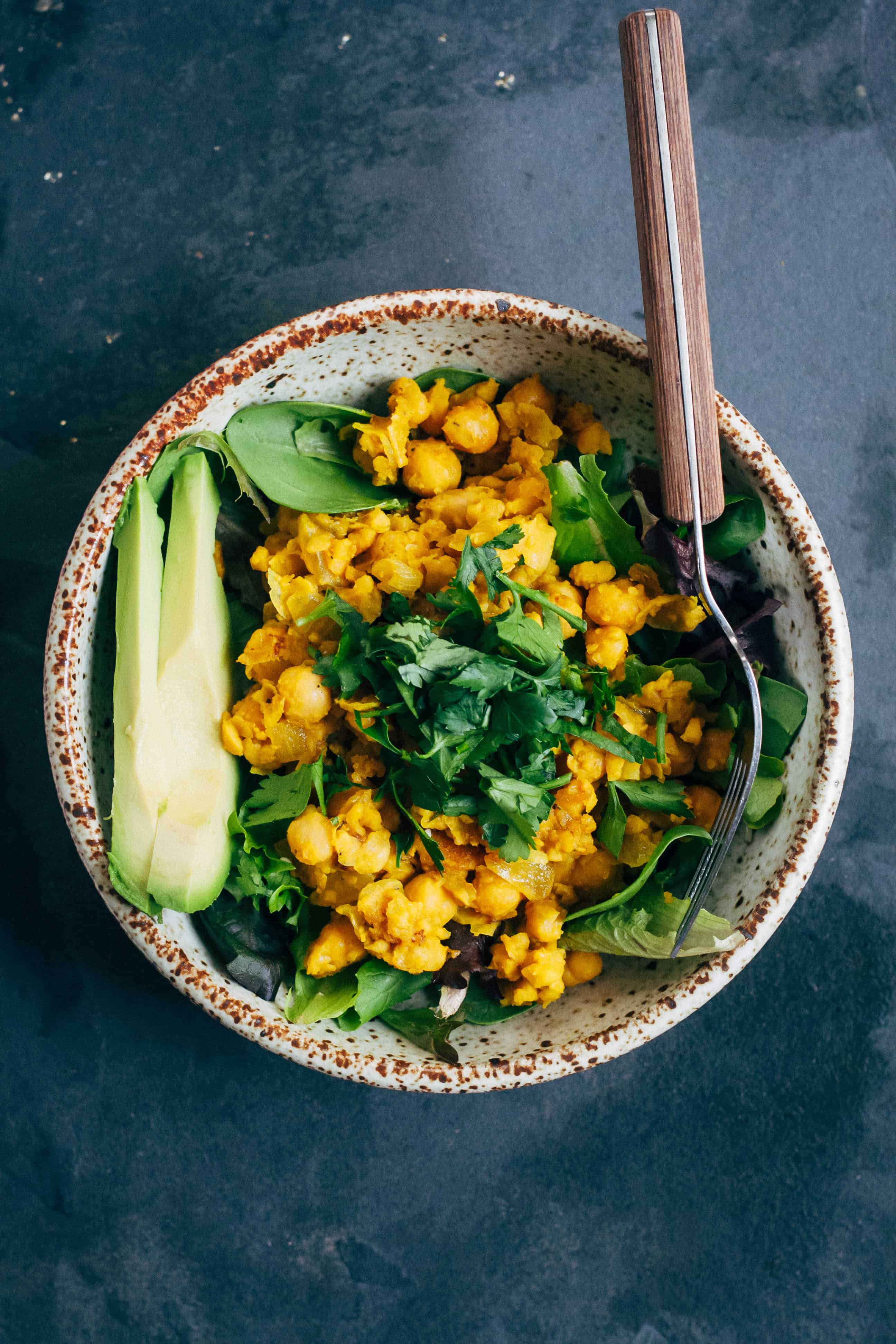 25 high proteins breakfast ideas for fast weight loss. Chickpeas scramble breakfast bowl. Best protein source foods to eat. Rich protein breakfast recipes. Best weight loss meals plan. 