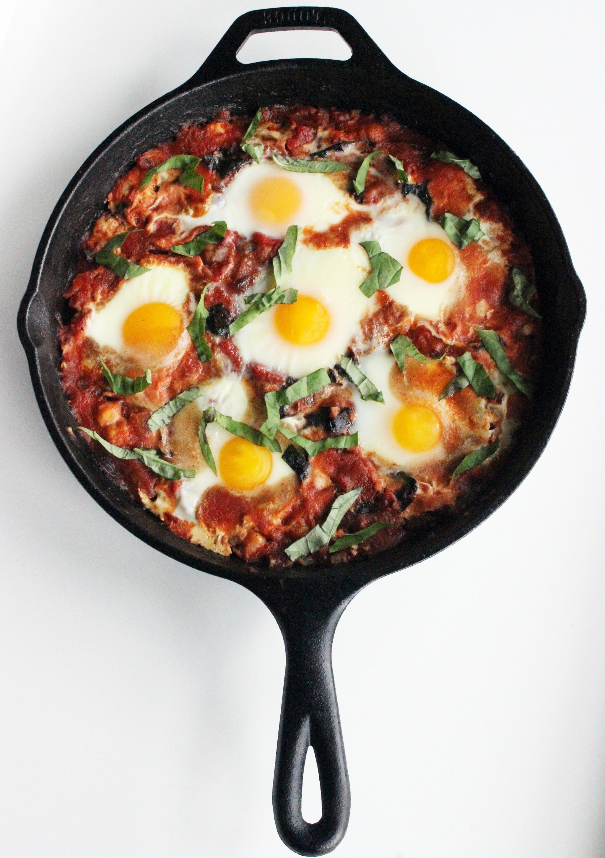 25 high protein breakfast recipes for weight loss. Eat good source of protein for breakfast. Poached eggs with tomato, swiss chard, and chickpeas. Best fat burning high protein breakfast ideas. Rich protein meals. 
