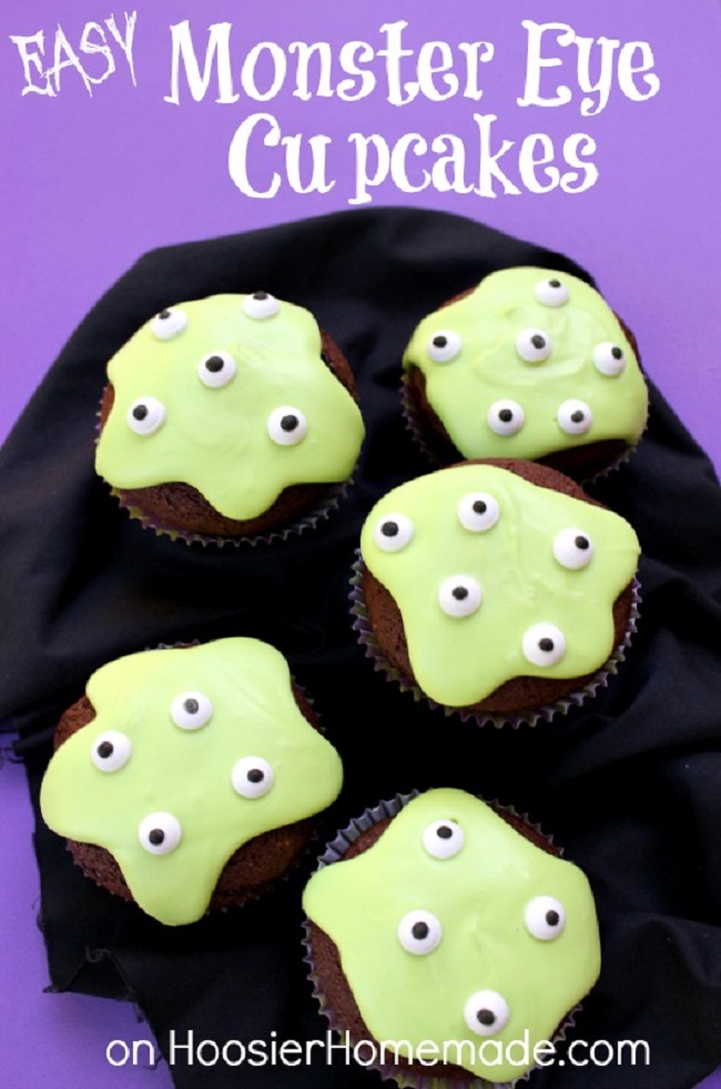 Easy Monster Eye Cupcakes for Halloween. Easy, fun, and spooky Halloween cupcakes recipes ideas.